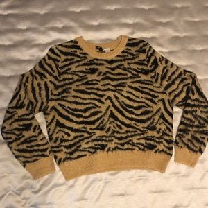 H&M Sweater size Medium Lion Print